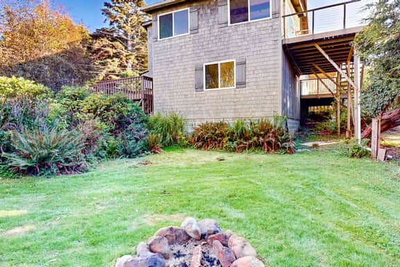 Dog Friendly Coastal Retreat with Water Views Deck Private Hot Tub and WiFi - Image 5