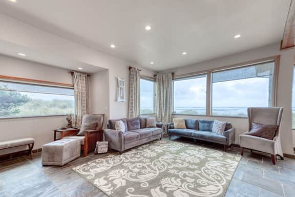 Beachfront home with amazing ocean views entertainment space and balcony - Image 5