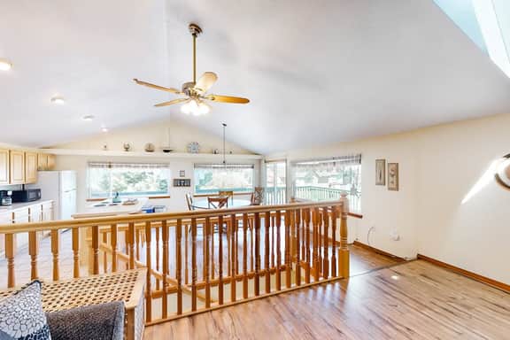 Family Friendly Coastal Home with Free WiFi Washer Dryer and Easy Beach Access - Image 4