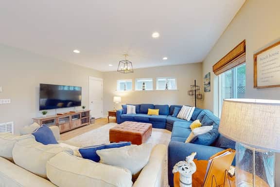 Dog friendly home near the beach with hot tub WiFi Ping Pong and foosball - Image 4