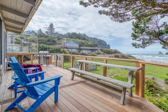 Oceanfront cottage with hot tub beach access fireplace and WiFi Dog friendly - Image 3
