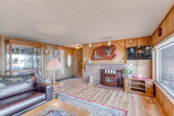 Dog friendly home with balcony porches and top of the world ocean views - Image 5