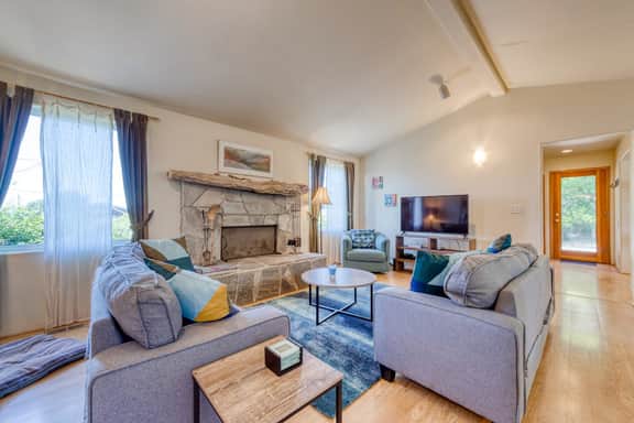 Dog friendly house near beach with hot tub fireplace enclosed yard full kitchen - Image 5