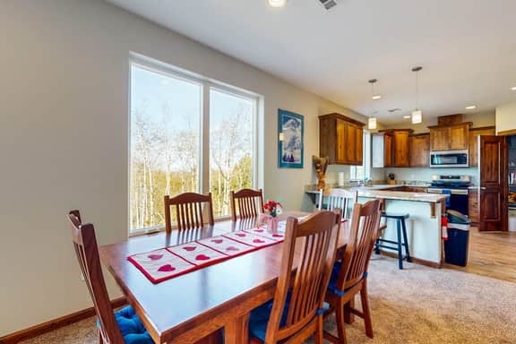 Comfortable home with ocean views with private hot tub deck fireplace WiFi - Image 4