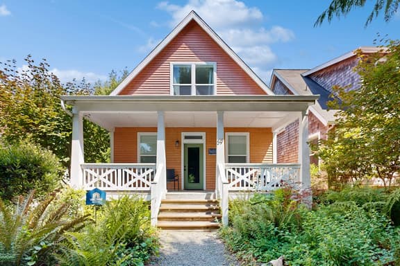 Bella Beach Home with private hot tub walk to beach park and cafe - Image 1