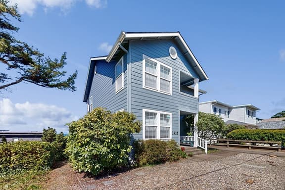 Spacious House with Ocean Views and Three Decks Close to Town and Walk to Beach - Image 1