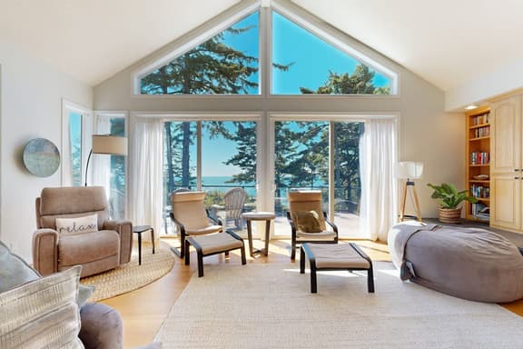 Idyllic Cape retreat with ocean views and private hot tub walk to state beach - Image 1