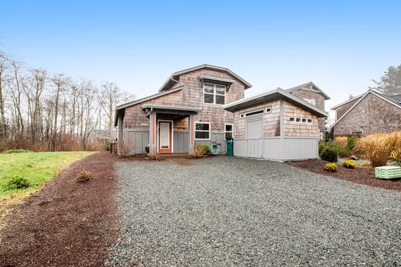 New Family Friendly Home with a Furnished Patio and Tranquil Yard - Image 1