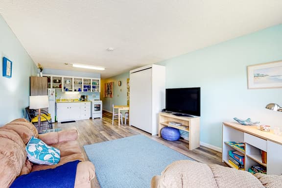 Proposal Rock Charmer Condo in Neskowin with creekside and ocean views - Image 1