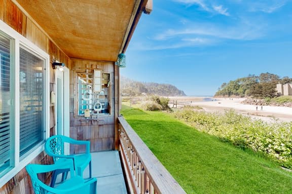 Creekfront Condo with Private Patio Beach Access Shared with D Gas Grill and Views - Image 1