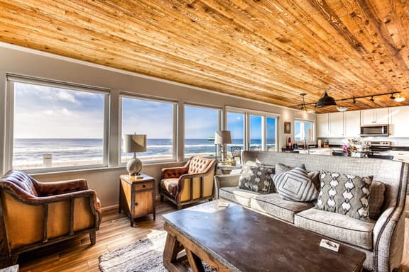 Beachfront home with ocean view hot tub and wood burning fireplace dog friendly - Image 1
