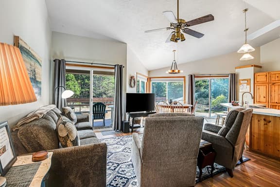 Cozy Home with Wood Stove WiFi Gas Grill and Large Deck Walk to Beach - Image 1