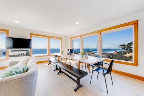 Dog Friendly Coastal Retreat with Ocean Views - Image 1
