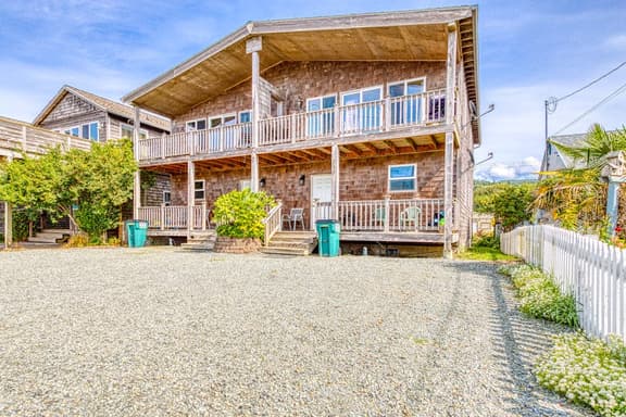 Ocean Views and Modern Interior Close to Rockaway Beach Dogs OK - Image 1