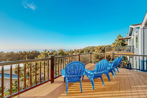 Spectacular ocean view home with fireplace and large decks dog friendly - Image 1