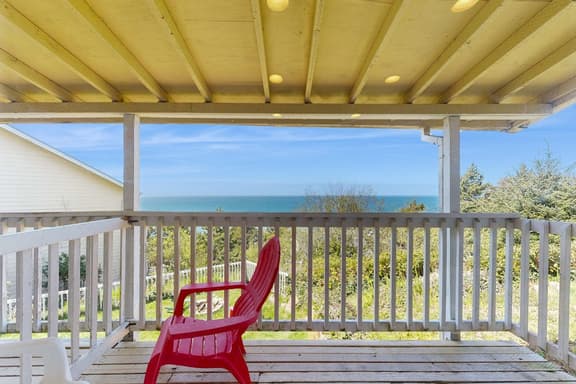 Lovely Oceanview Condo Close to the Beach Dogs Welcome - Image 1