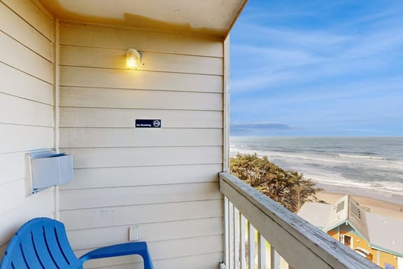 Oceanview Studio on the Main Level Nearby Beach Access Dogs Welcome - Image 1