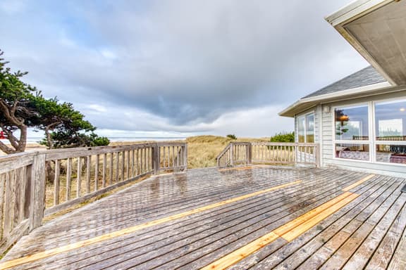 Dog friendly oceanfront house with wood burning fireplace deck and beach access - Image 1