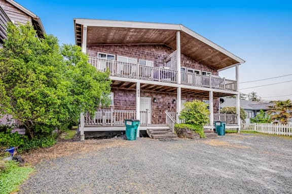 Just Across Street from Beach Ocean Views and Bright Interior Dog friendly - Image 1