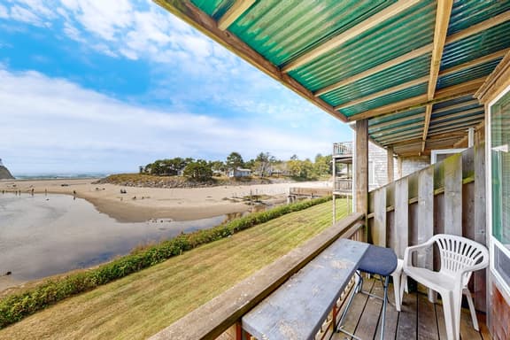 Dog friendly oceanfront condo with beach access and Proposal Rock view - Image 1