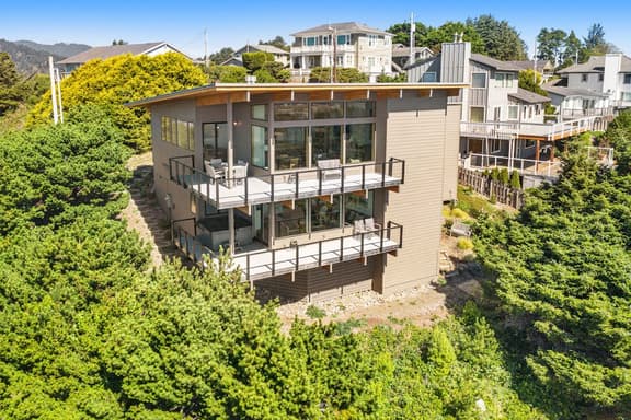New home with unparalleled ocean views and private hot tub dogs welcome - Image 1