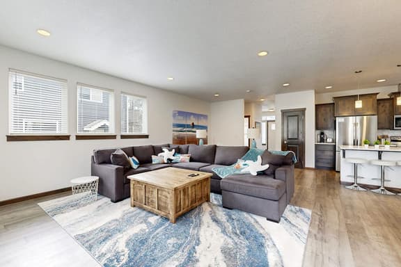 New coastal house with beach access balcony central AC and washer dryer - Image 1