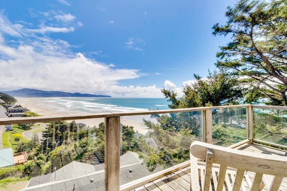 Hand Built Gem with Two Large Decks and Incredible Views 1 4 Mile to the Beach - Image 1