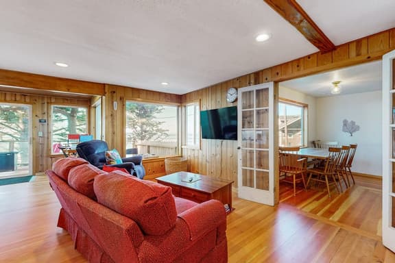 Charming home with wonderful ocean views ping pong game room WiFi decks - Image 1