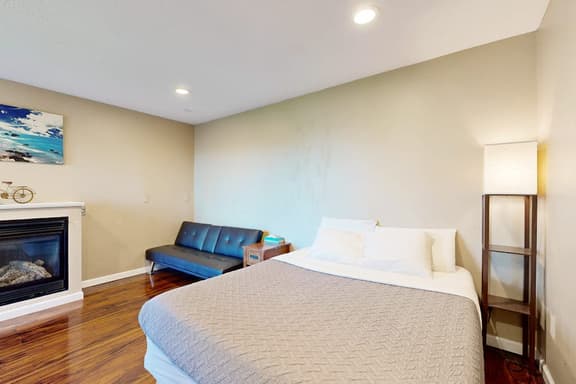 Charming Studio Condo with Nearby Beach Access Dogs OK - Image 1