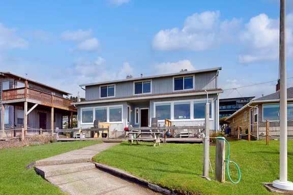 Beachfront ocean view duplex with private beach hot tub grill outdoor shower - Image 1