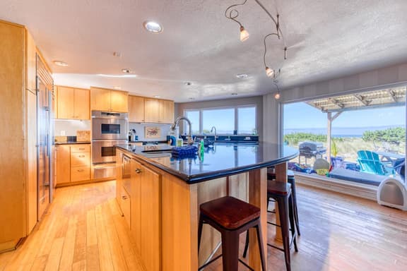 Oceanfront dog friendly beach house with game room and plenty of room - Image 1