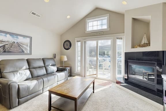 Dog friendly beach condo in a great location for exploring Rockaway Beach - Image 1