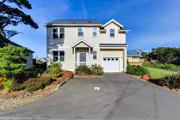 Dog Friendly Home, Ocean Views Walk to the Beach - Image 1