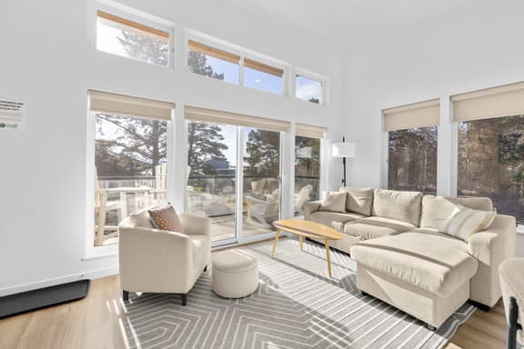 Modern Lincoln City loft near Siletz Bay, Taft Beach, and D River - Image 1