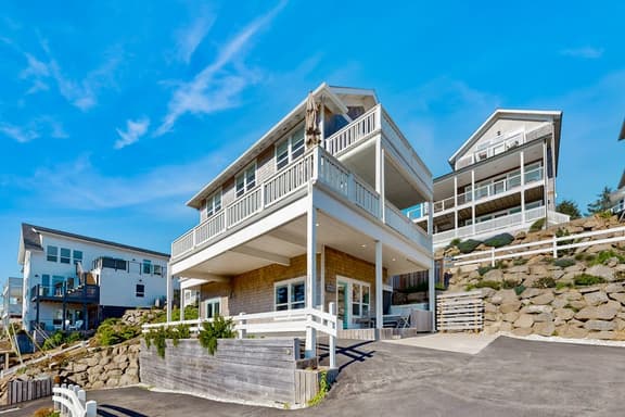 Discover Coastal Bliss Your Perfect Retreat Awaits in Lincoln City - Image 1