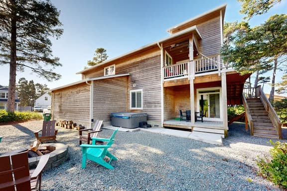 Beachside home with firepit media room walk 2 minutes to beach access - Image 1