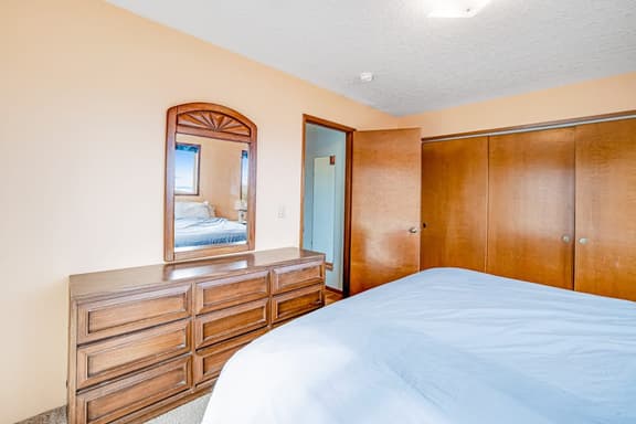 Dog friendly oceanview home one block to beach - Image 1