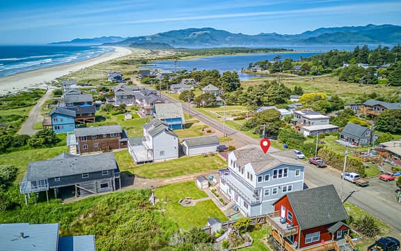 Elegant home with sauna private hot tub and ocean views accessible by elevator - Image 1