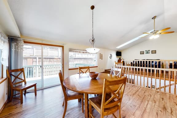 Family Friendly Coastal Home with Free WiFi Washer Dryer and Easy Beach Access - Image 1