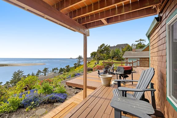 Dog friendly home with balcony porches and top of the world ocean views - Image 1